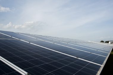 Quelles aides pour l’installation de panneaux solaires à Genève ?