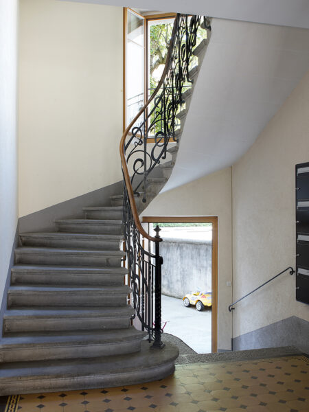 Photo 3 of the property 450520-2241