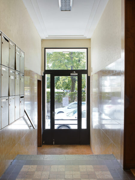 Photo 3 of the property 450010-2548