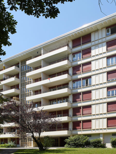 Photo 2 of the property 400010-2457