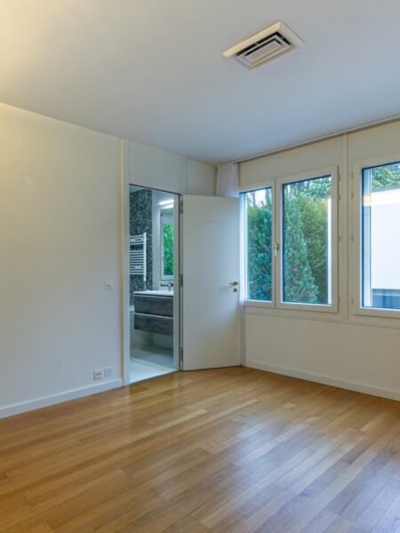 Photo 9 of the property 1370.400100