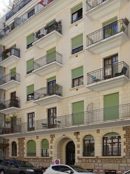 Photo 2 of the property 420030-2281