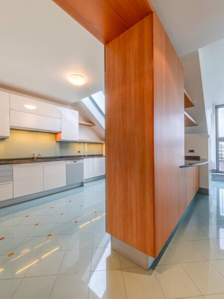 Photo 7 of the property 7182.458010