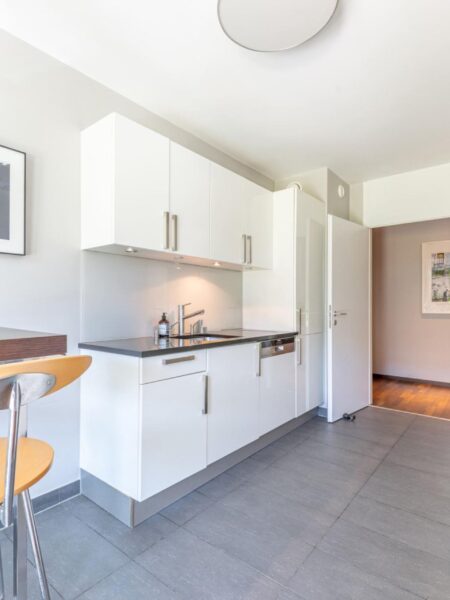 Photo 3 of the property AVB