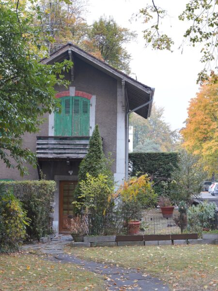 Photo 2 of the property 100040-0070