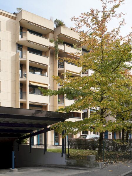 Photo 2 of the property 310200-0196