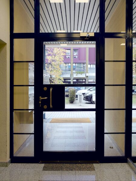 Photo 3 of the property 310200-0196