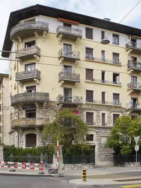 Photo 2 of the property 450020-0691