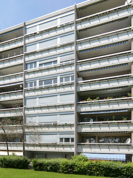 Photo 2 of the property 100770-2015