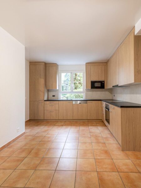 Photo 2 of the property 1124.400010