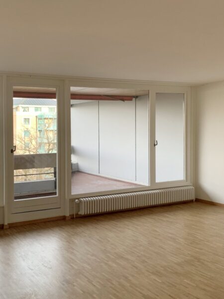 Photo 2 of the property 450020-0033