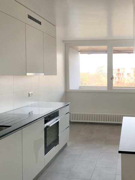 Photo 4 of the property 450020-0033