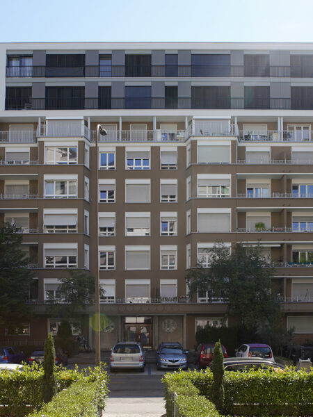 Photo 2 of the property 480030-0090