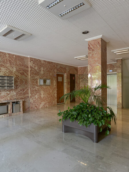 Photo 3 of the property 470010-2012