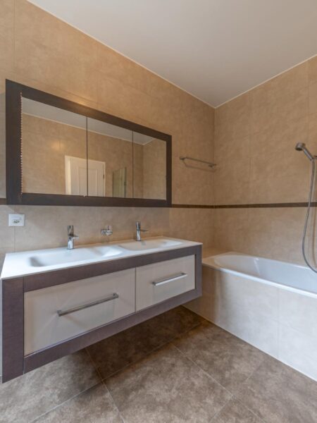 Photo 9 of the property 1182.400010