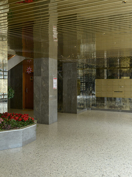 Photo 1 of the property 430040-2712