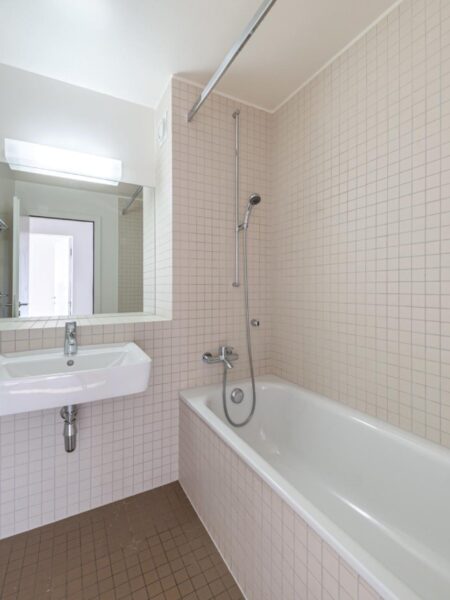 Photo 7 of the property 2475.420010