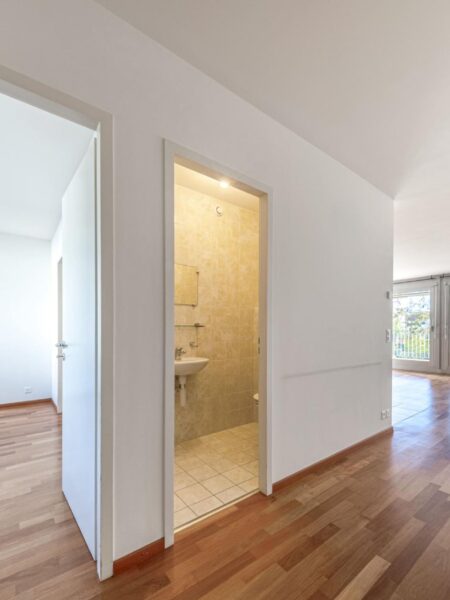 Photo 3 of the property 7131.420405