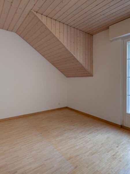 Photo 8 of the property 1052.400010