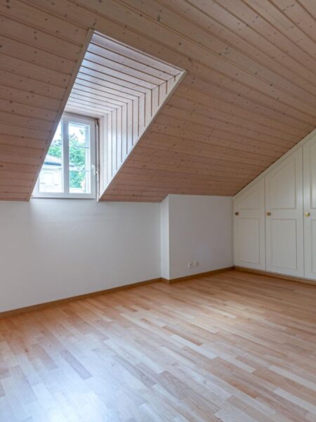 Photo 6 of the property 1052.400010