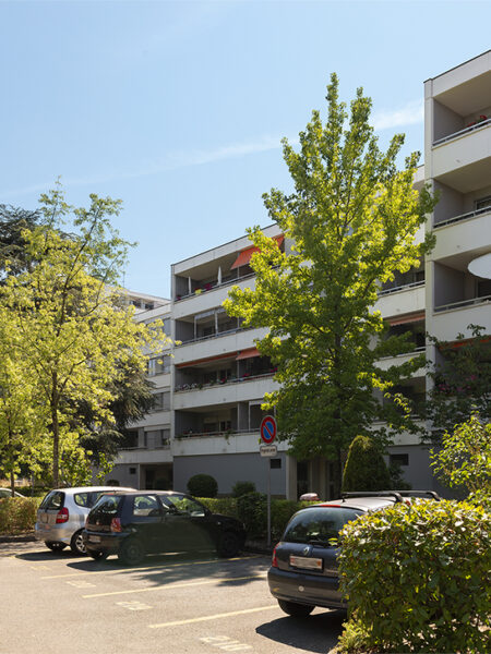 Photo 2 of the property 100250-0255