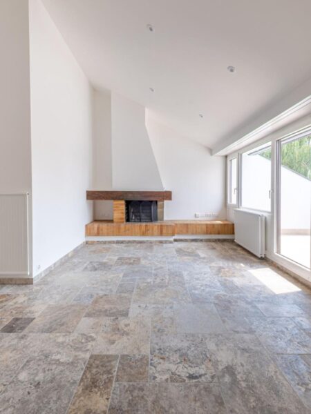 Photo 1 of the property AMR2