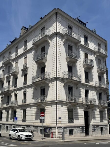 Photo 2 of the property Helvétique 17