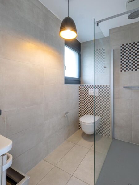 Photo 12 of the property 1380.400010